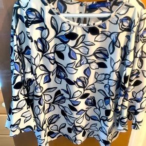 😍 Beautiful all occasion shirt 💙🤍🖤